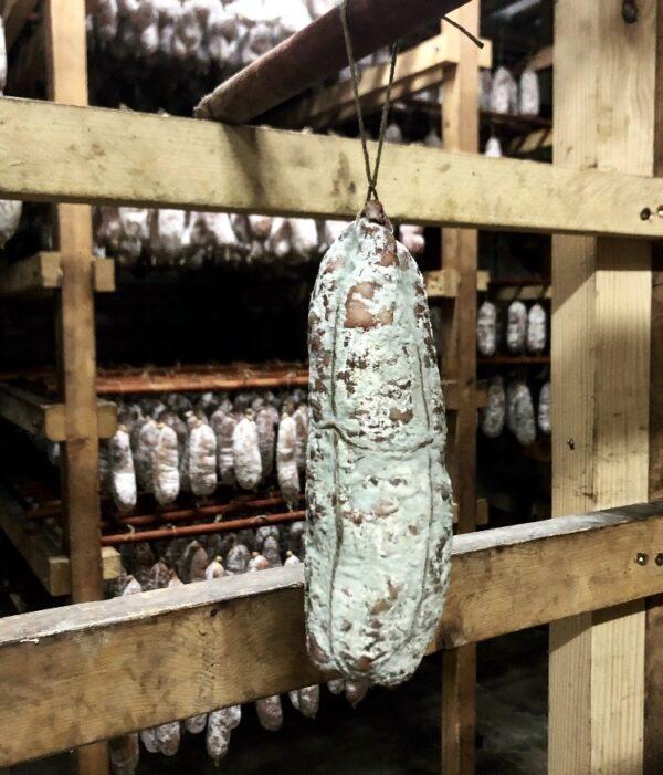 Notre classique : le saucisson artisanal fabriqué en Ardèche – Image 3